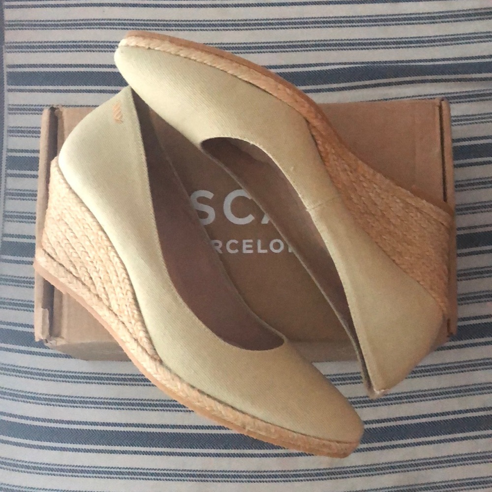 SC Barcelona Cream Espadrille Wedge Pumps - Women's Slip-On Wedges
